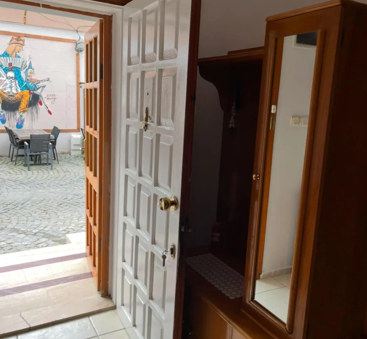 Five Bedroom Plus Living, Triplex Villa With Big Private Garden, Fifty Meters To Sea In Urla, Sleeps Twelve, Three Baths 0*, Urla Turecko