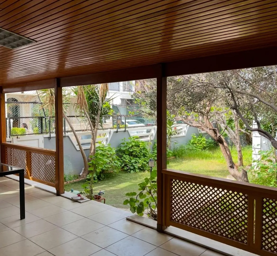Five Bedroom Plus Living, Triplex Villa With Big Private Garden, Fifty Meters To Sea In Urla, Sleeps Twelve, Three Baths Turecko